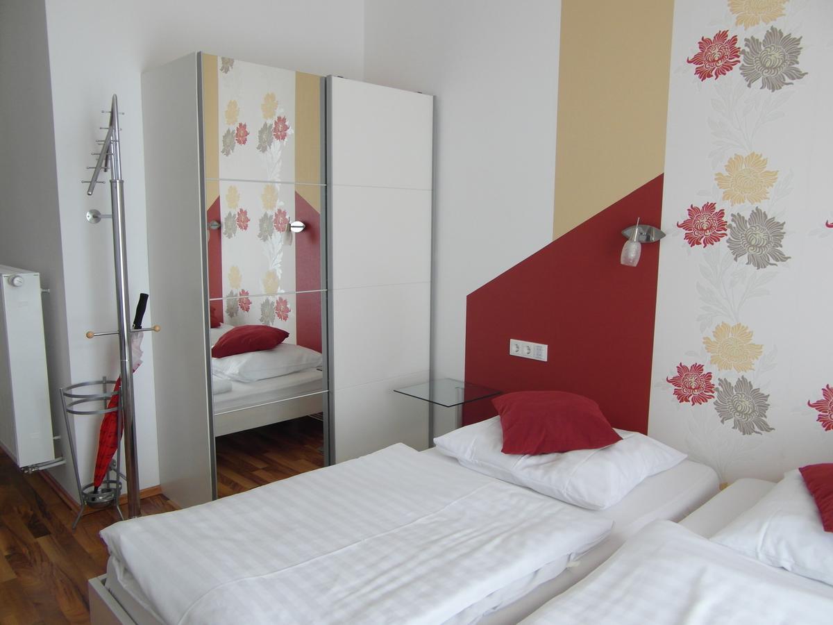 Hotel Am Donaubogen Sarching Екстер'єр фото