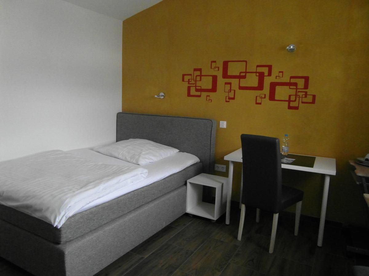 Hotel Am Donaubogen Sarching Екстер'єр фото