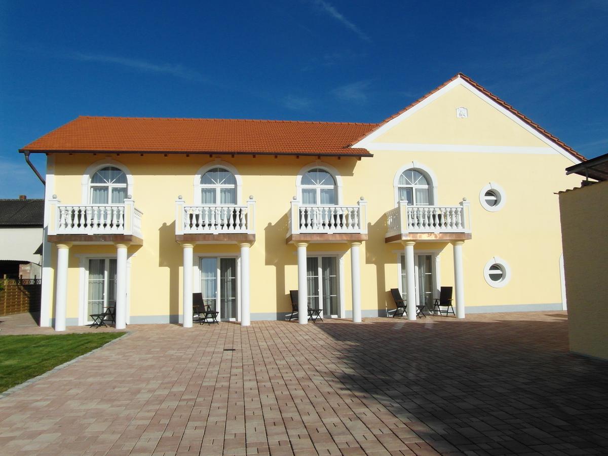 Hotel Am Donaubogen Sarching Екстер'єр фото