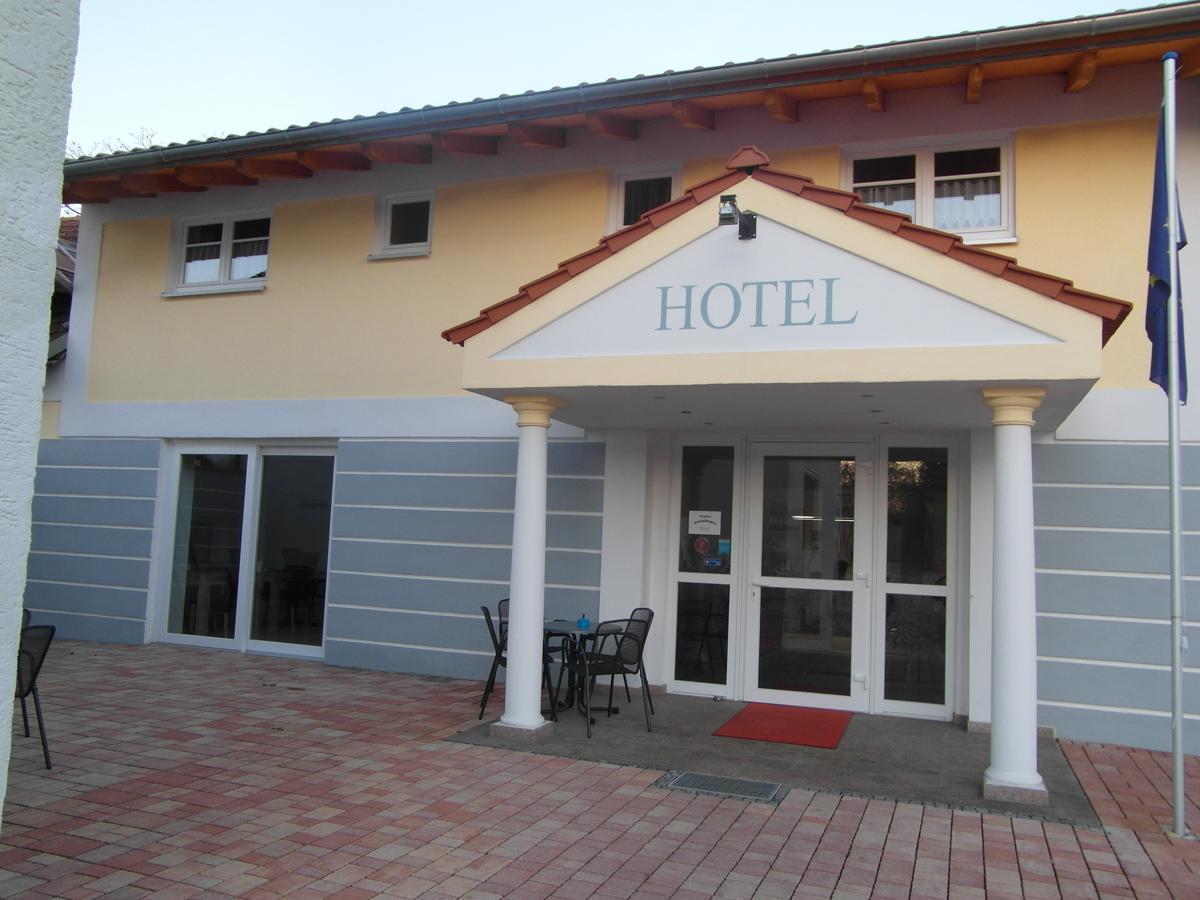 Hotel Am Donaubogen Sarching Екстер'єр фото