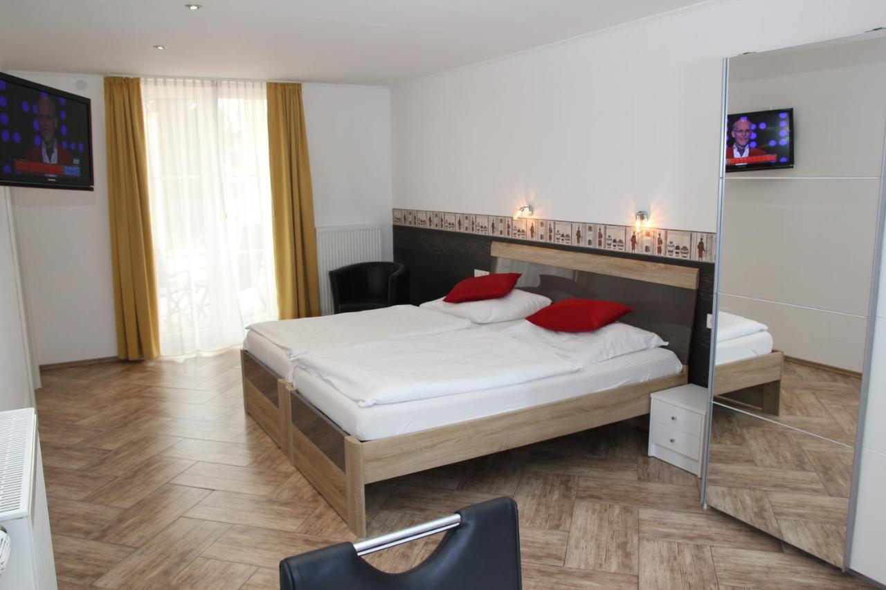 Hotel Am Donaubogen Sarching Екстер'єр фото